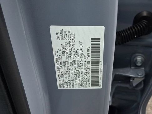 Certified 2025 Honda Pilot Touring image 30