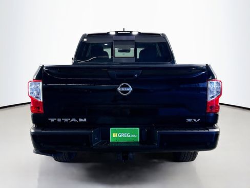 Used 2024 Nissan Titan SV w/ SV Convenience Package RWD image 8