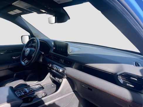 Used 2025 Honda Pilot TrailSport image 31