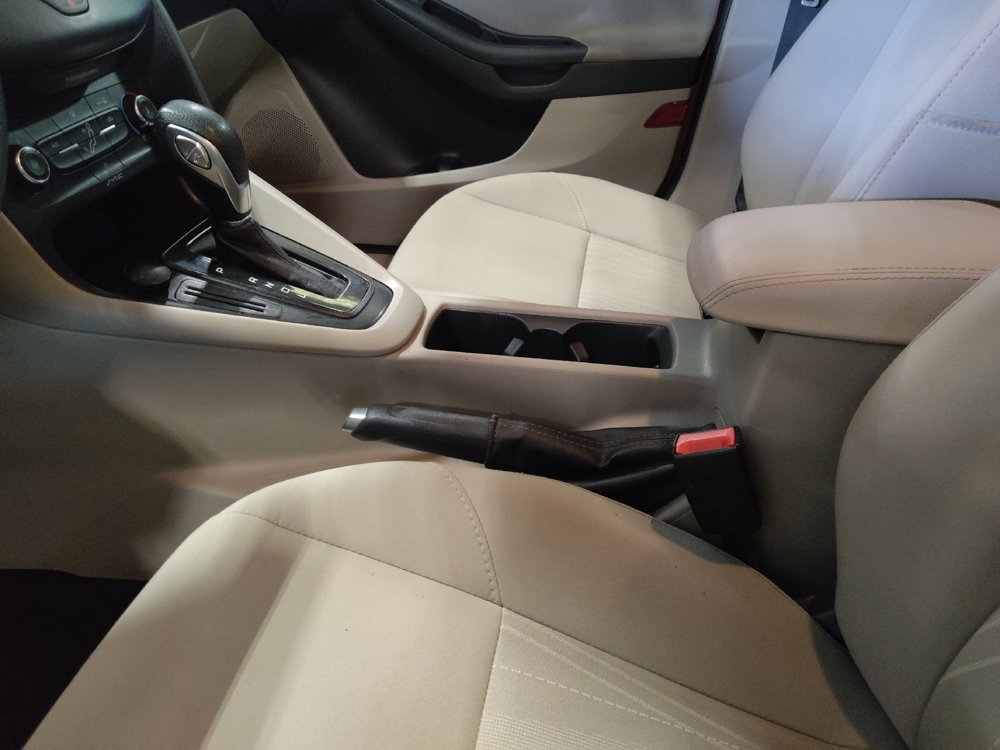 Used 2018 Ford Focus SE FWD image 26