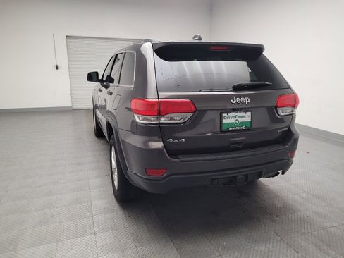 Used 2017 Jeep Grand Cherokee Laredo w/ Quick Order Package 23E AWD/4WD image 6