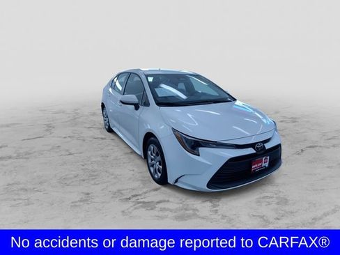 Used 2025 Toyota Corolla LE image 3
