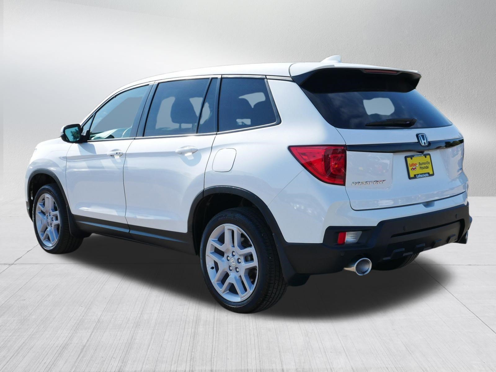 Used 2025 Honda Passport EX-L image 5