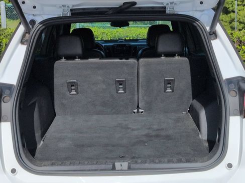 Used 2023 Chevrolet Equinox RS w/ RS Leather Package FWD image 12