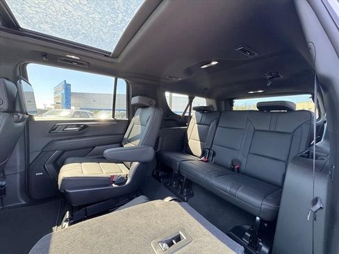 New 2025 Chevrolet Suburban RST w/ RST Capability Package AWD/4WD image 10