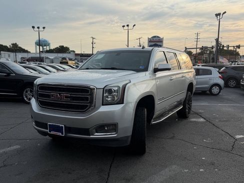 Used 2015 GMC Yukon XL SLE AWD/4WD image 2
