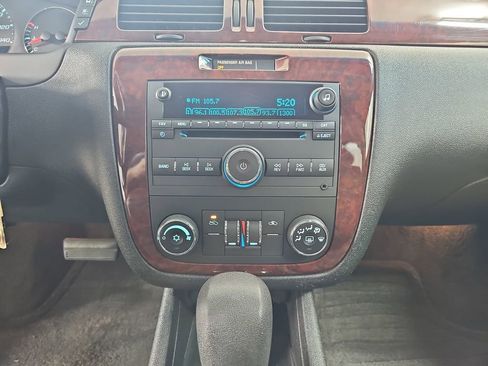 Used 2008 Chevrolet Impala LT FWD image 25