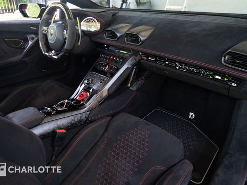 Used 2018 Lamborghini Huracan Performante image 32