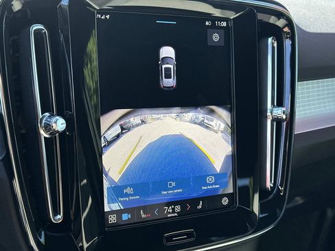 Certified 2025 Volvo XC40 B5 Core image 13