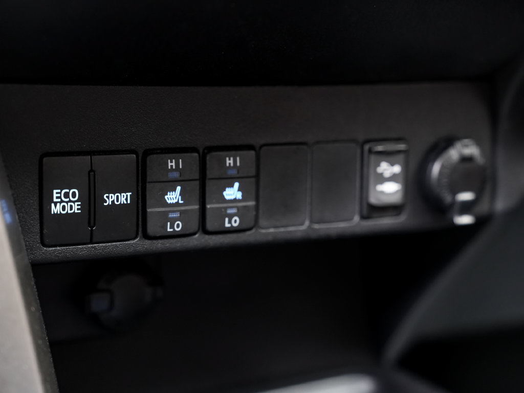 Used 2015 Toyota RAV4 Limited FWD image 19