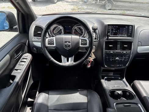 Used 2019 Dodge Grand Caravan GT image 12