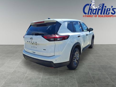 Used 2024 Nissan Rogue S AWD/4WD image 4