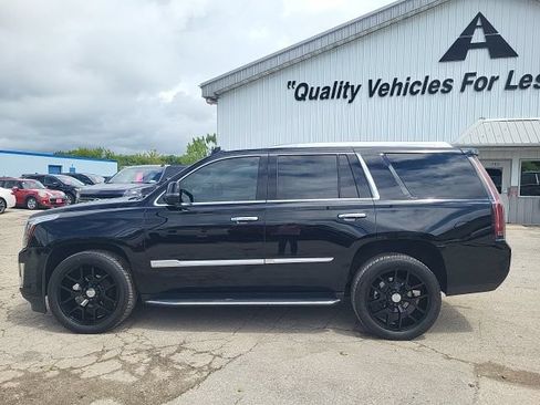 Used 2020 Cadillac Escalade Luxury AWD/4WD image 31