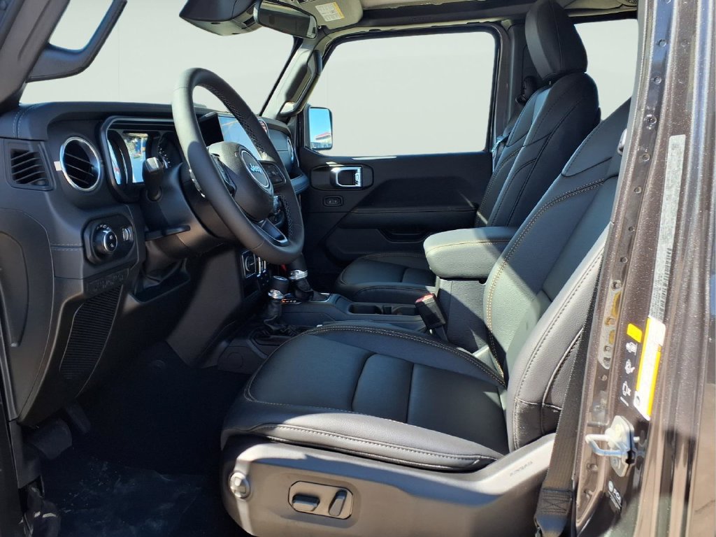 New 2026 Jeep Gladiator Sport AWD/4WD image 10