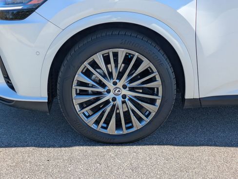 Used 2023 Lexus RX 350 w/ Luxury Package image 33