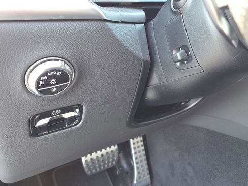 Used 2025 Mercedes-Benz GLC 43 AMG 4MATIC image 26