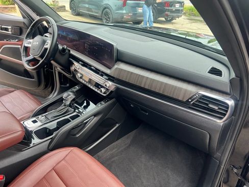 Certified 2024 Kia Telluride SX Prestige AWD/4WD image 22