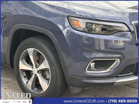 Used 2019 Jeep Cherokee Limited image 11