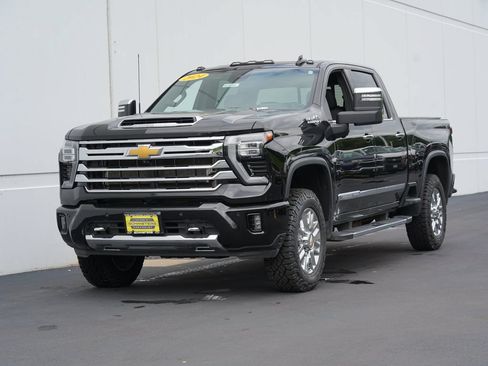 Used 2024 Chevrolet Silverado 3500 High Country w/ High Country Premium Package AWD/4WD image 7