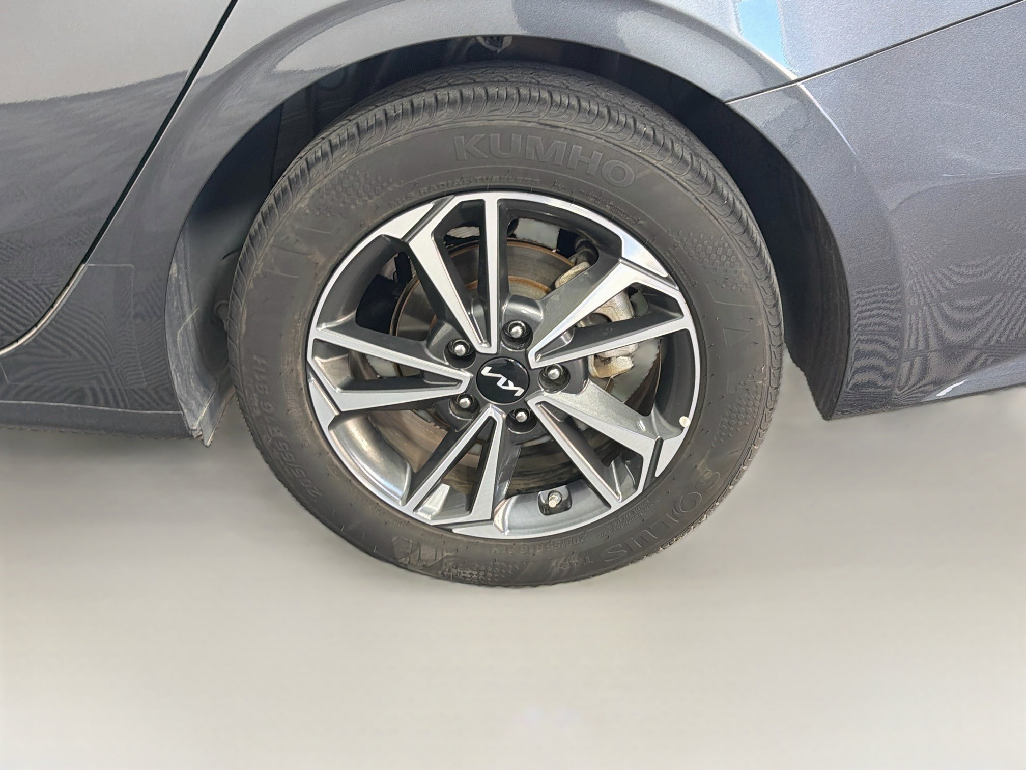 Used 2024 Kia Forte LXS w/ LXS Technology Package FWD image 11