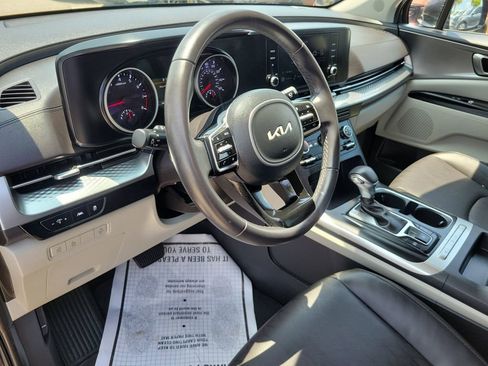 Used 2024 Kia Carnival LX FWD image 23