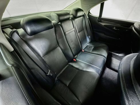 Used 2013 Lexus LS 460 AWD w/ Comfort Pkg image 27