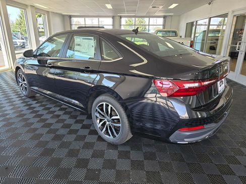 New 2026 Volkswagen Jetta SE FWD image 5