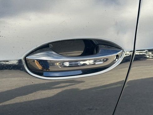 New 2026 Volkswagen Tiguan SE image 13