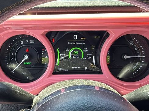 Used 2024 Jeep Wrangler Unlimited Sahara AWD/4WD image 8