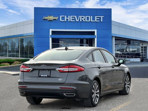 Used 2020 Ford Fusion SE image 4