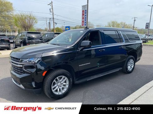 Used 2024 Chevrolet Suburban LT image 8