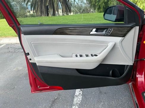 Used 2016 Hyundai Sonata Limited image 7