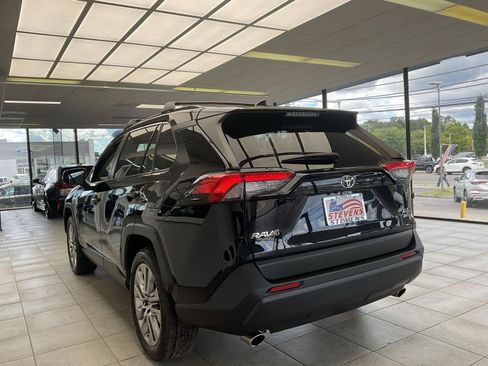 Used 2023 Toyota RAV4 XLE Premium AWD/4WD image 7