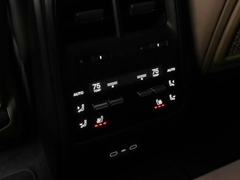 Used 2025 Porsche Macan Electric image 41