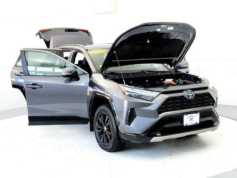 Used 2023 Toyota RAV4 SE AWD/4WD image 9