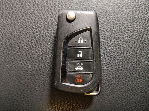 Used 2022 Toyota Camry SE FWD image 32