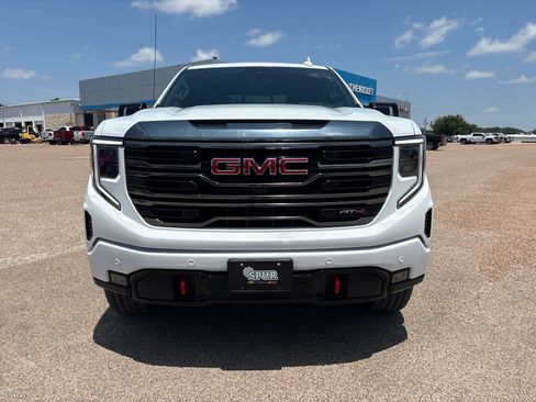 Used 2024 GMC Sierra 1500 AT4 w/ Technology Package AWD/4WD image 9