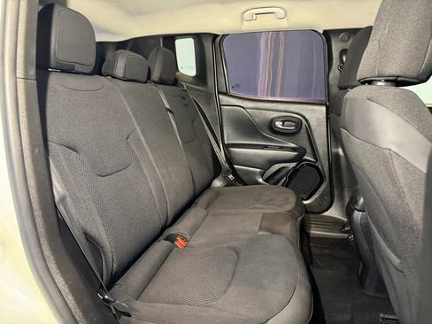 Used 2018 Jeep Renegade Altitude AWD/4WD image 26