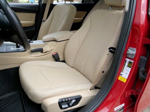 Used 2018 BMW 320i Sedan w/ Convenience Package RWD image 6