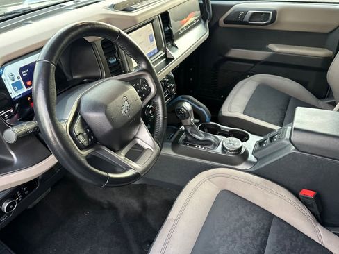 Used 2023 Ford Bronco Wildtrak image 12