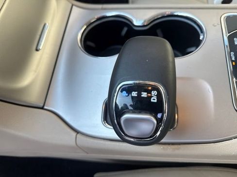 Used 2015 Jeep Grand Cherokee Limited image 18