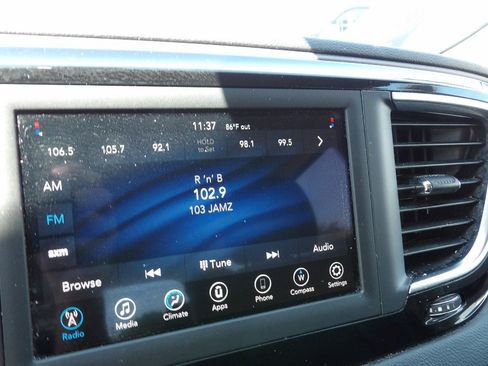 Used 2020 Chrysler Voyager Lxi FWD image 19