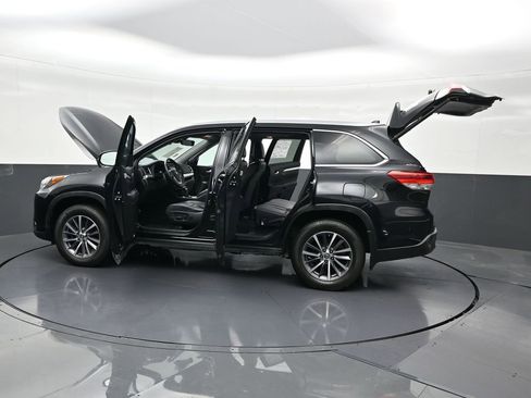 Used 2019 Toyota Highlander XLE image 35