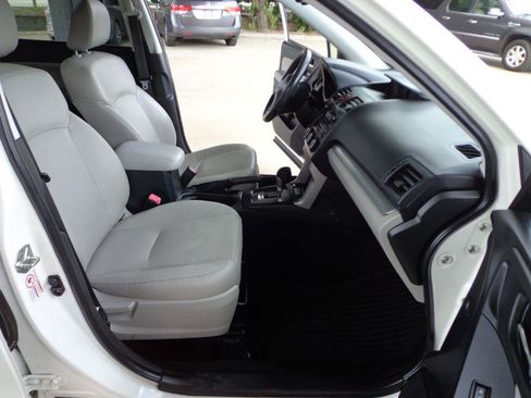 Used 2015 Subaru Forester 2.5i Limited AWD/4WD image 17