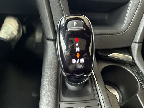 Certified 2025 Cadillac XT5 Premium Luxury image 16