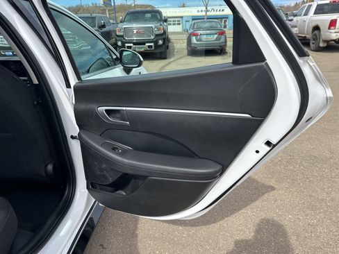 Used 2025 Hyundai Sonata SEL AWD/4WD image 29