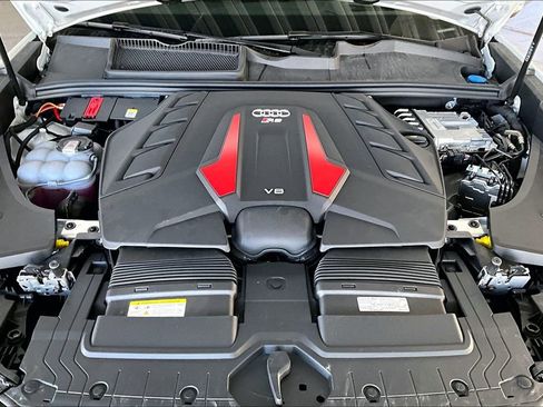 New 2026 Audi RS Q8 performance image 12