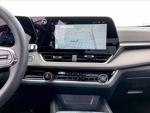 New 2026 Chevrolet Equinox LT w/ Convenience Package II FWD image 12