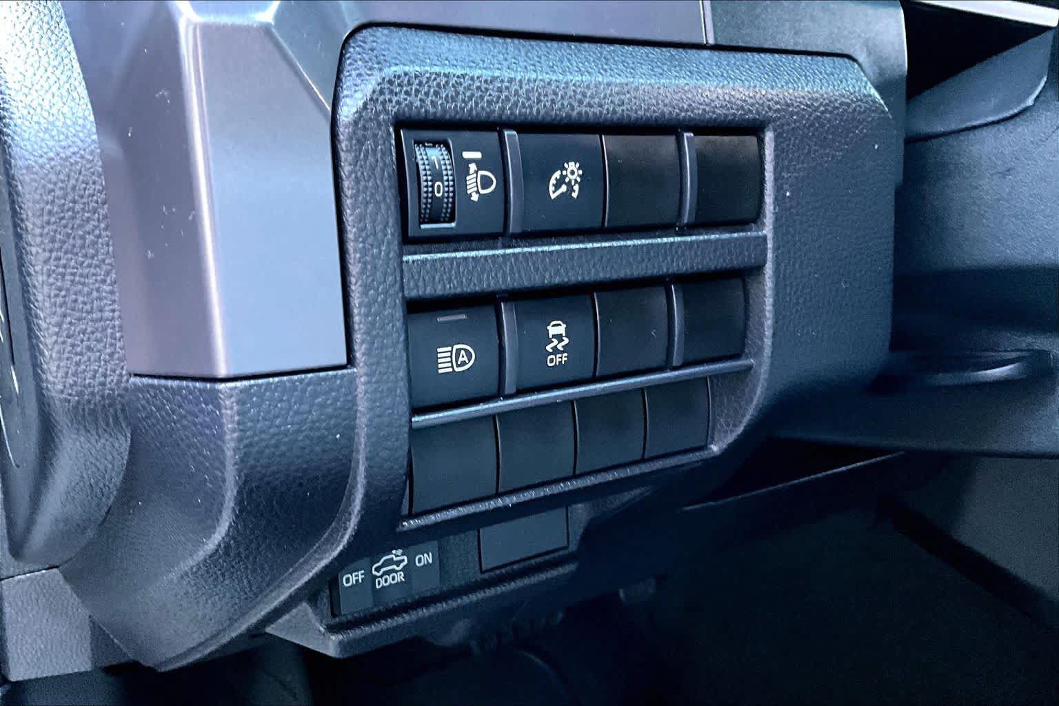 Certified 2026 Toyota Tacoma SR5 AWD/4WD image 32