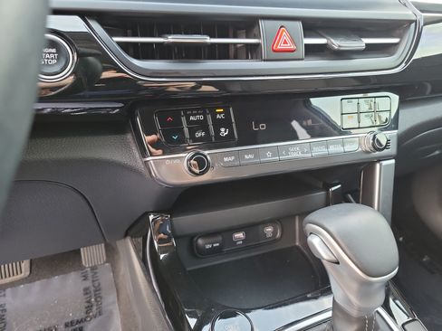 Certified 2024 Kia Seltos S FWD image 19